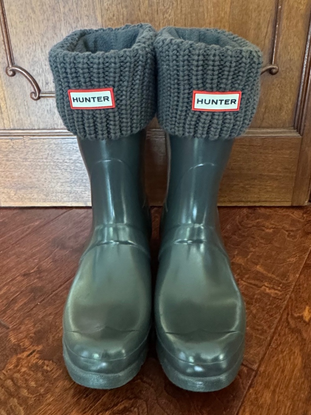Hunter Original Short Gloss Rain Boots + Socks - 9 - Slate Grey